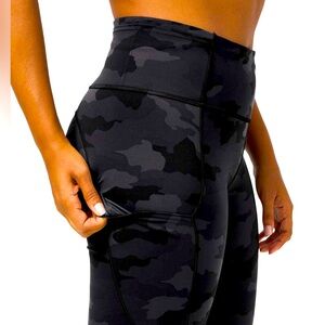 Lululemon Fast Free Tight II 25” in Heritage 365 Camo Deep Coal - Size 4